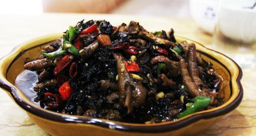 了解梅菜，一道美味佳肴的秘密（探寻梅菜的口感、历史和营养价值）